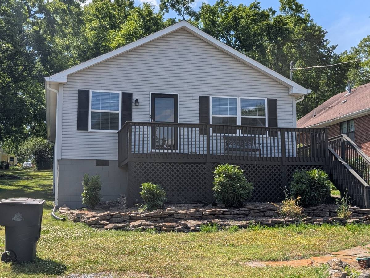 House for rent at 239 37th Ave N, Nashville, TN 37209