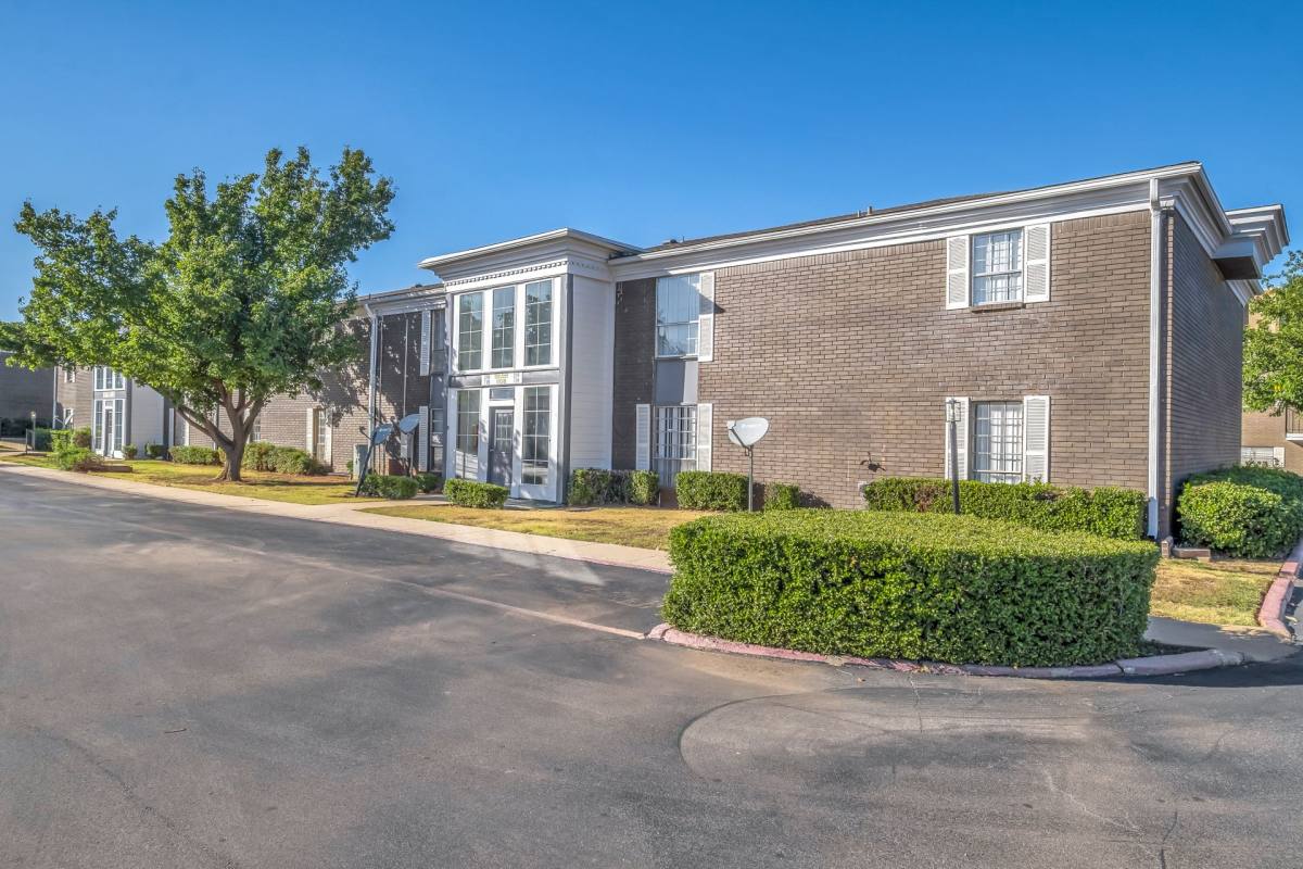 Apartment for rent at 11004 N May Ave, Oklahoma City, OK 73120