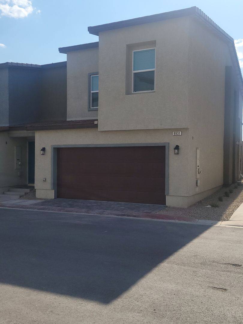 Townhouse for rent at 9931 Apricot Hills St, Las Vegas, NV 89141