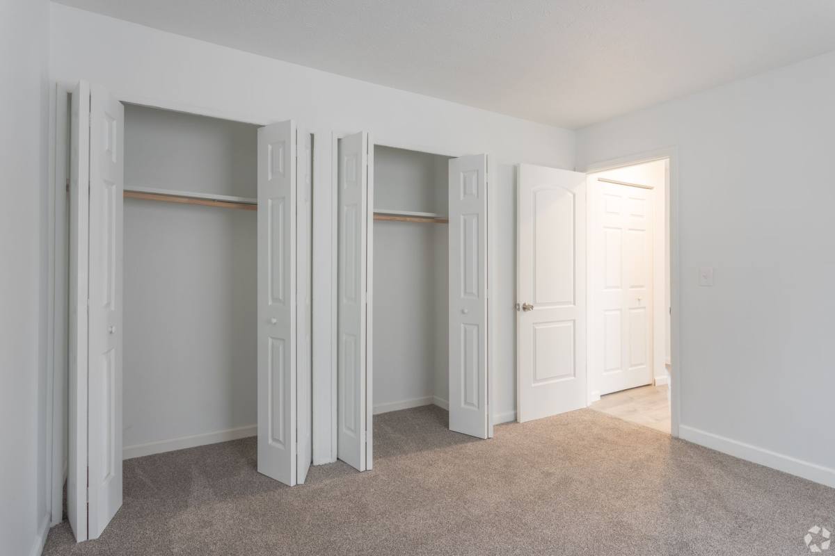 Apartment for rent at 34800 Lakeshore Blvd, Eastlake, OH 44095