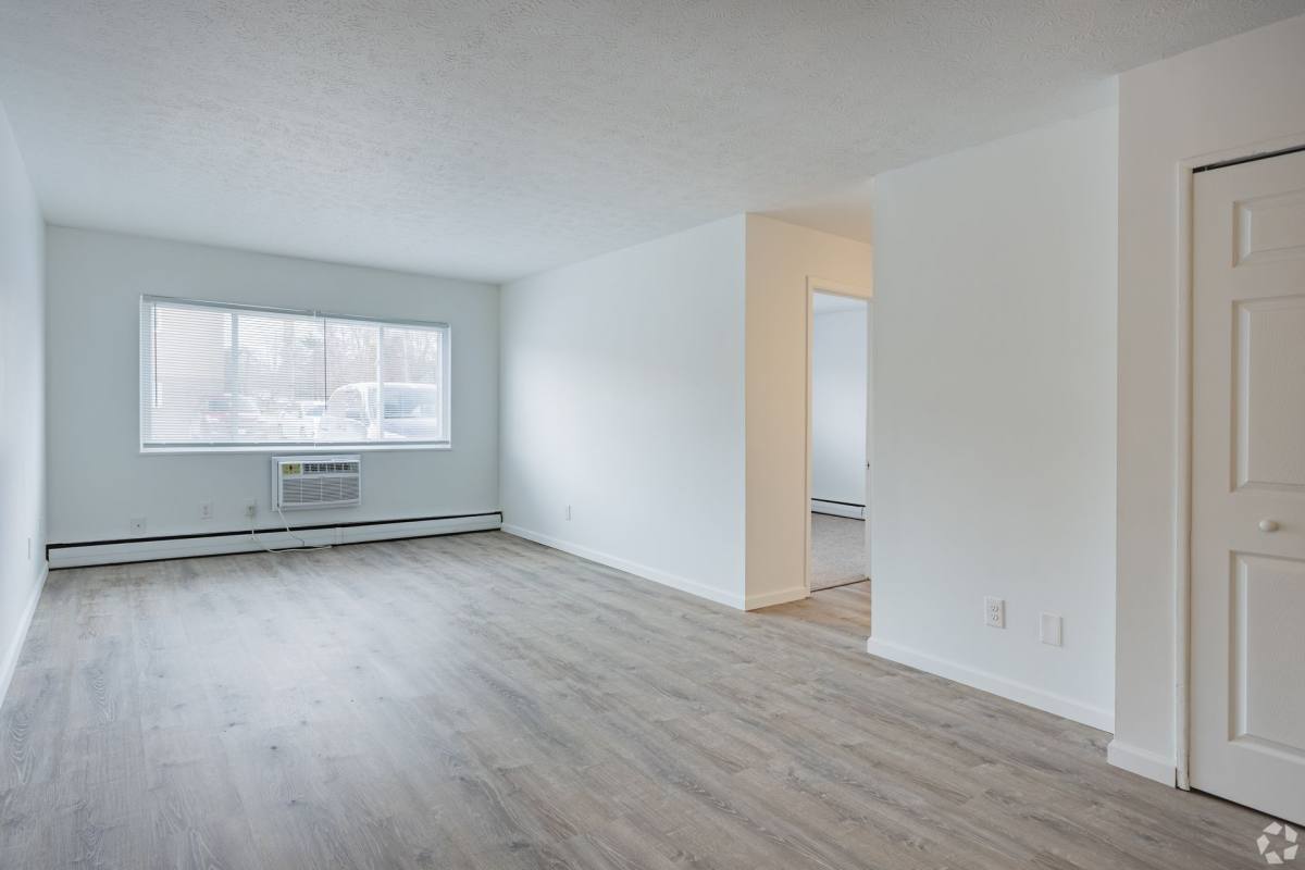 Apartment for rent at 34800 Lakeshore Blvd, Eastlake, OH 44095