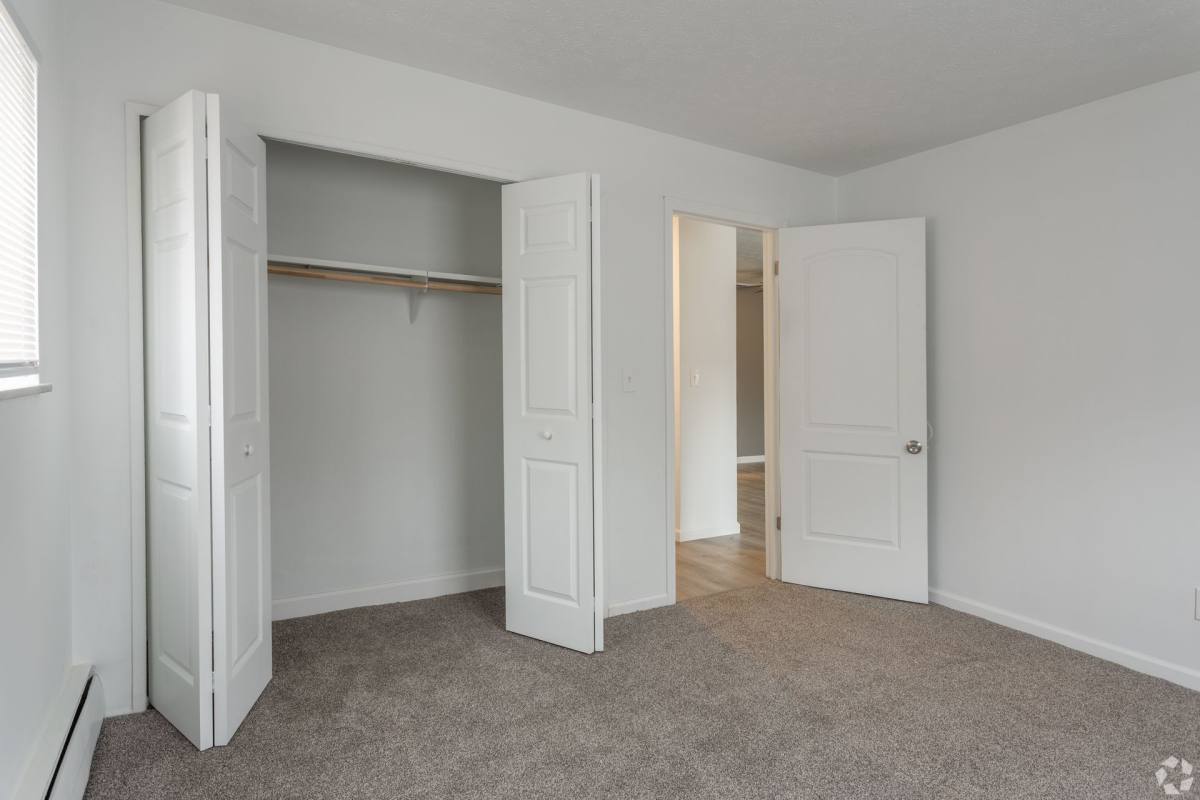 Apartment for rent at 34800 Lakeshore Blvd, Eastlake, OH 44095