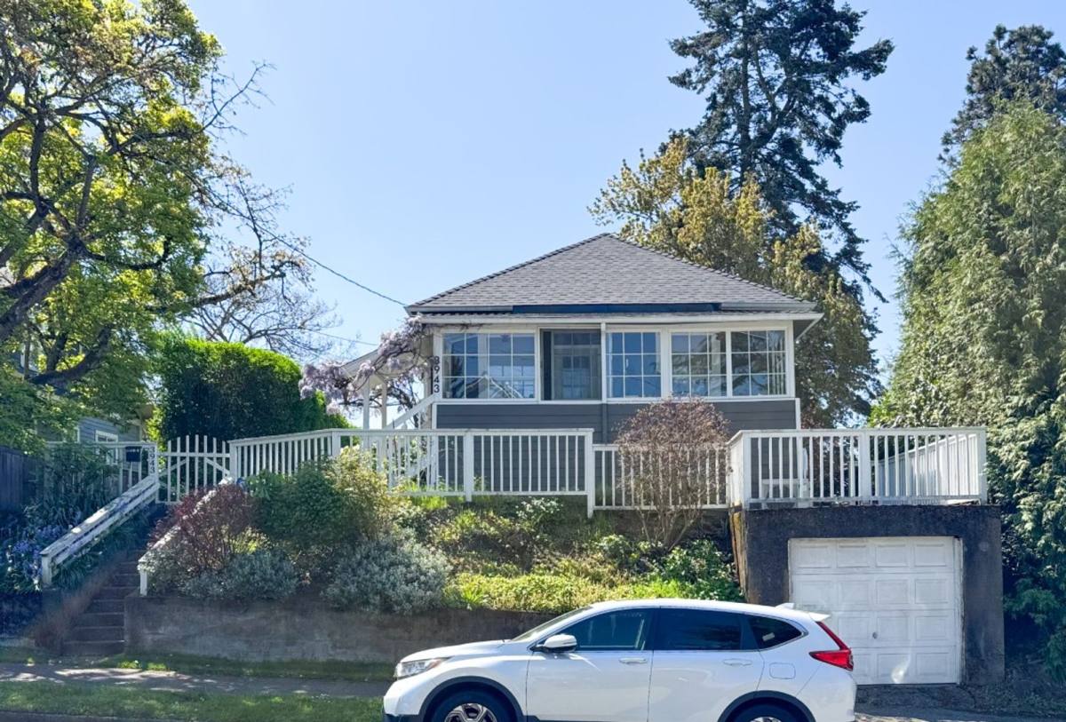 House for rent at 3943 S Orcas St, Seattle, WA 98118