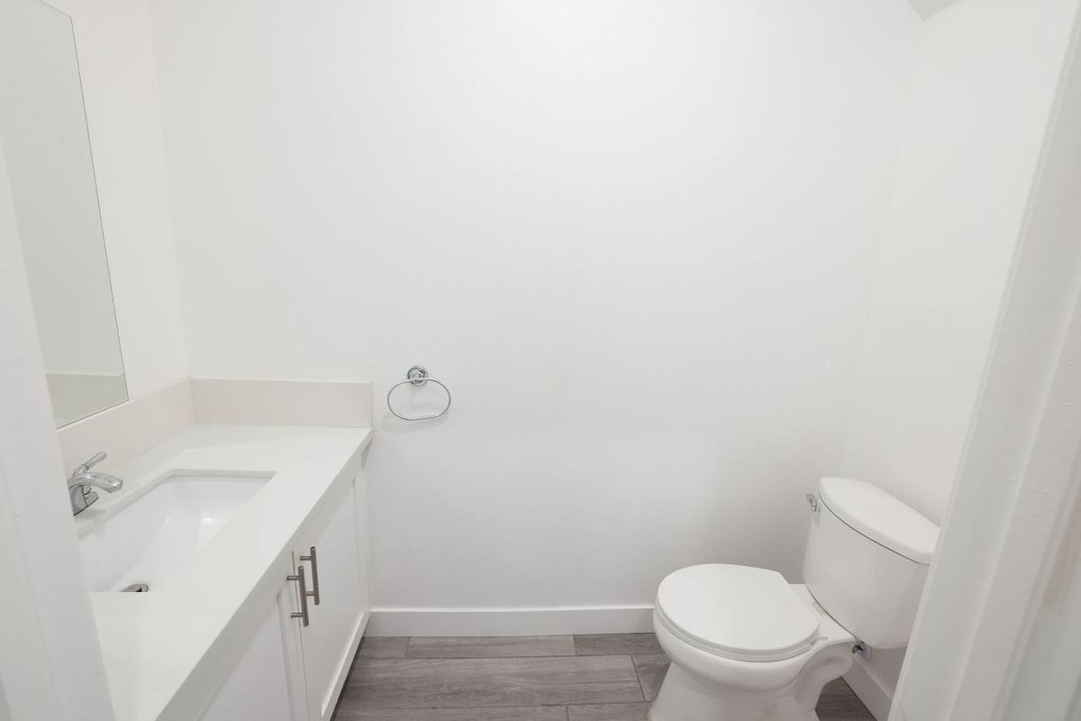 Apartment for rent at 3921-3927 Wisconsin, Los Angeles, CA 90037