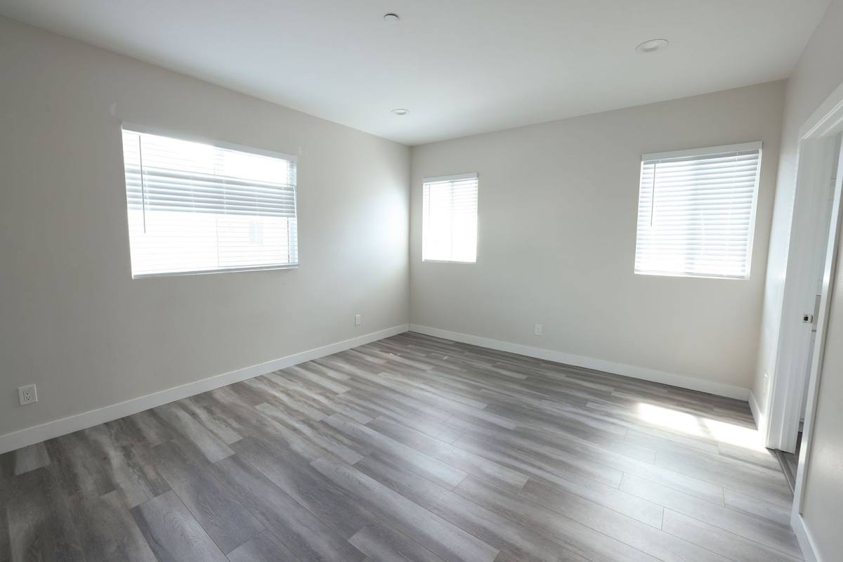Apartment for rent at 3921-3927 Wisconsin, Los Angeles, CA 90037