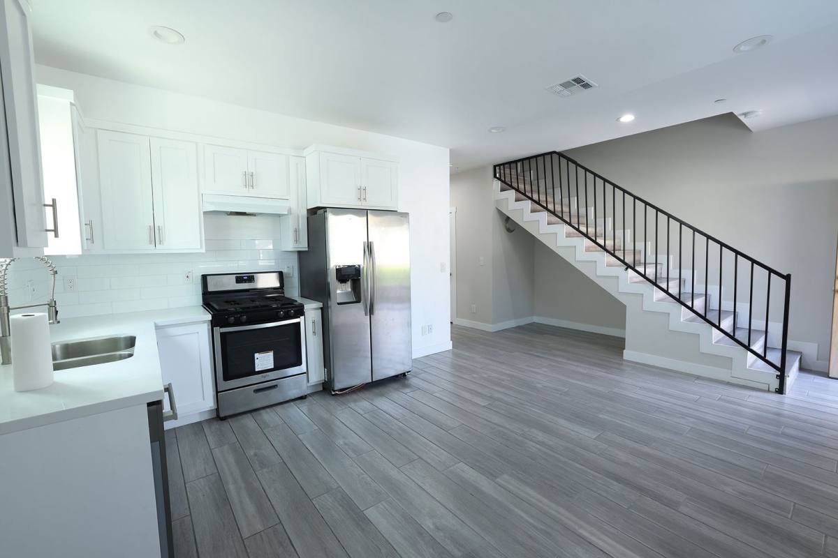Apartment for rent at 3921-3927 Wisconsin, Los Angeles, CA 90037