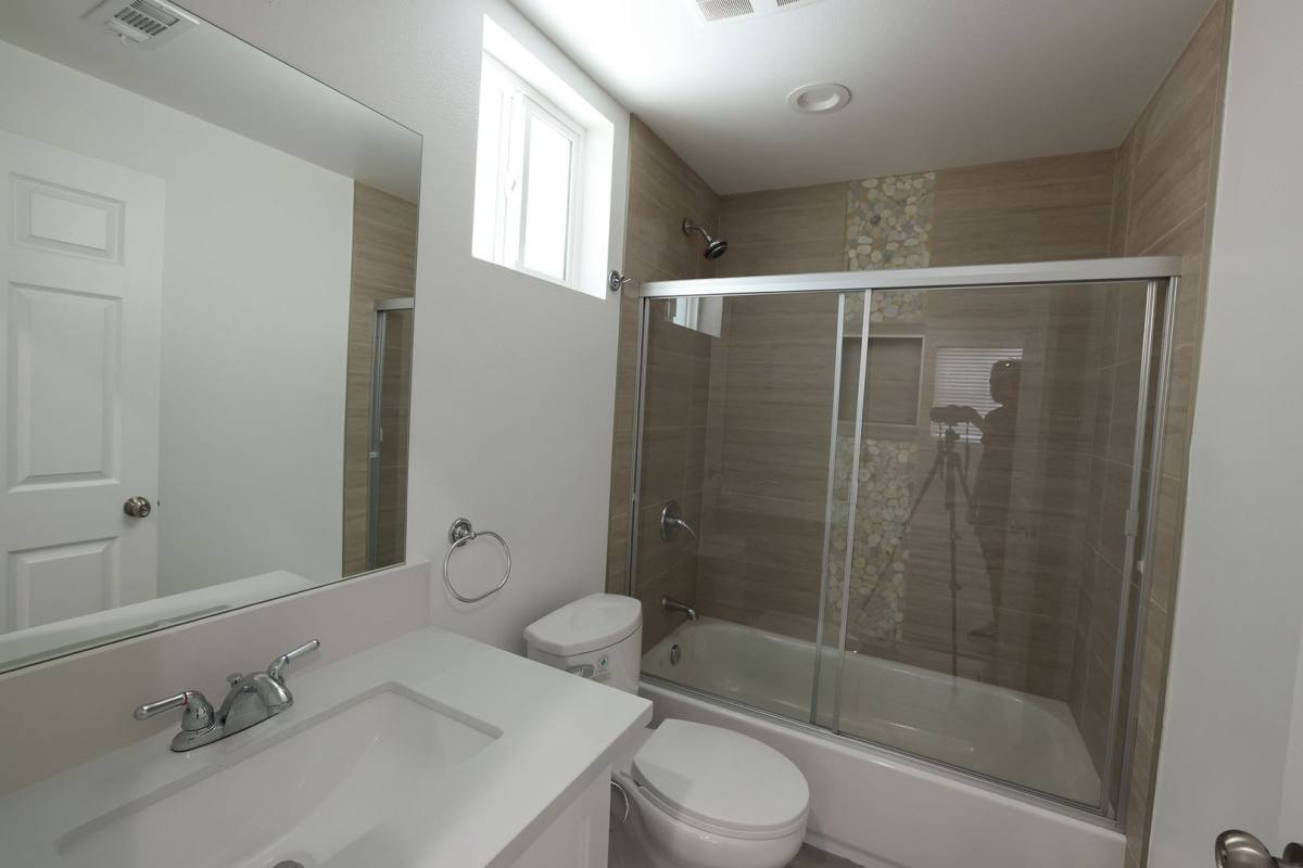 Apartment for rent at 3921-3927 Wisconsin, Los Angeles, CA 90037