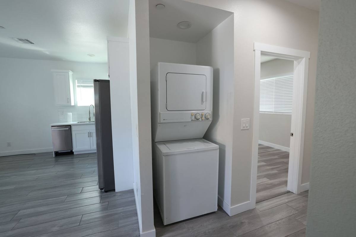 Apartment for rent at 3921-3927 Wisconsin, Los Angeles, CA 90037