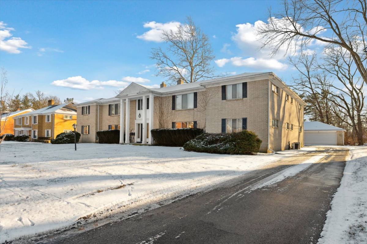 Apartment for rent at 4021 Hillandale, Toledo, OH 43606