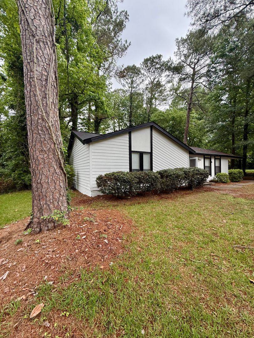 House for rent at 655 Post Oak Rd, Jonesboro, GA 30238