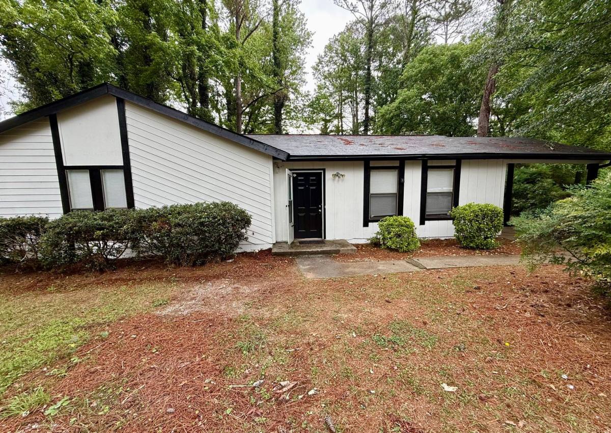 House for rent at 655 Post Oak Rd, Jonesboro, GA 30238
