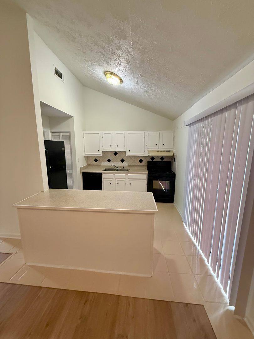House for rent at 655 Post Oak Rd, Jonesboro, GA 30238