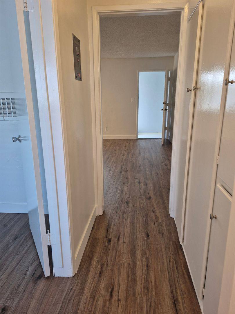 Apartment for rent at 21 Thornton Ave, Venice, CA 90291