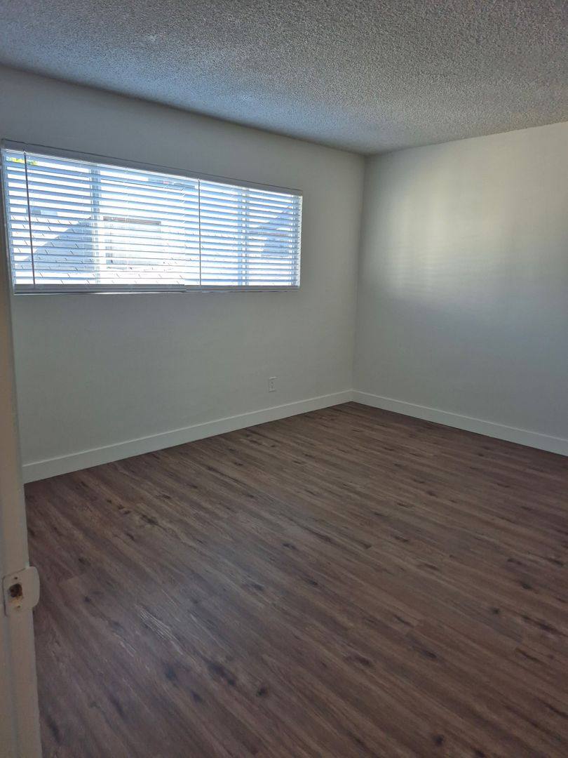 Apartment for rent at 21 Thornton Ave, Venice, CA 90291
