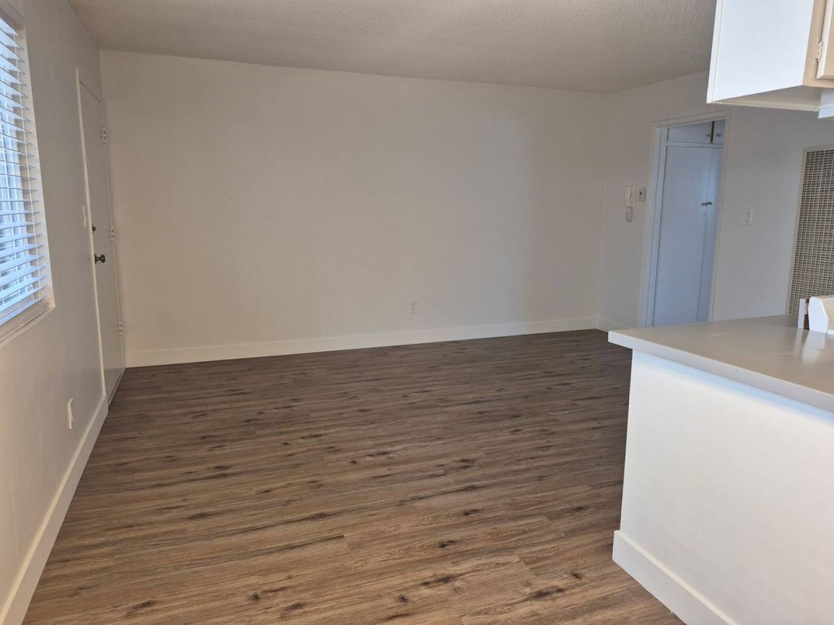 Apartment for rent at 21 Thornton Ave, Venice, CA 90291