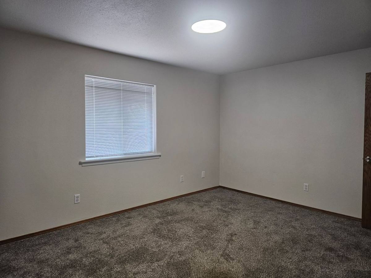 Apartment for rent at 300 2nd Ave, Culver, OR 97734