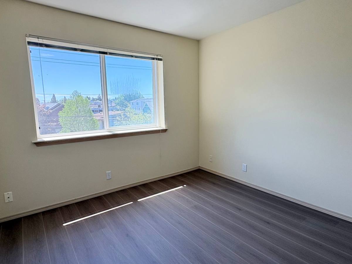 Apartment for rent at 928 N 97th St, Seattle, WA 98103