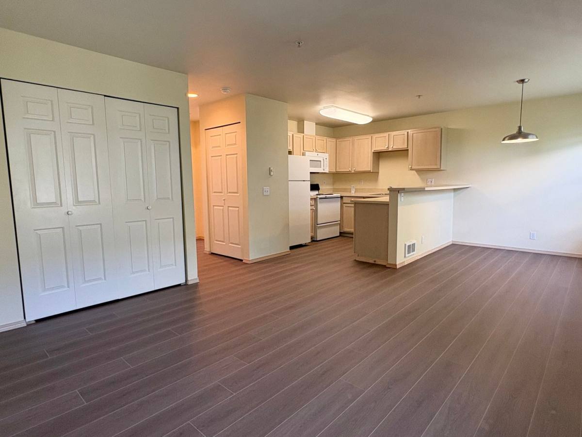 Apartment for rent at 928 N 97th St, Seattle, WA 98103