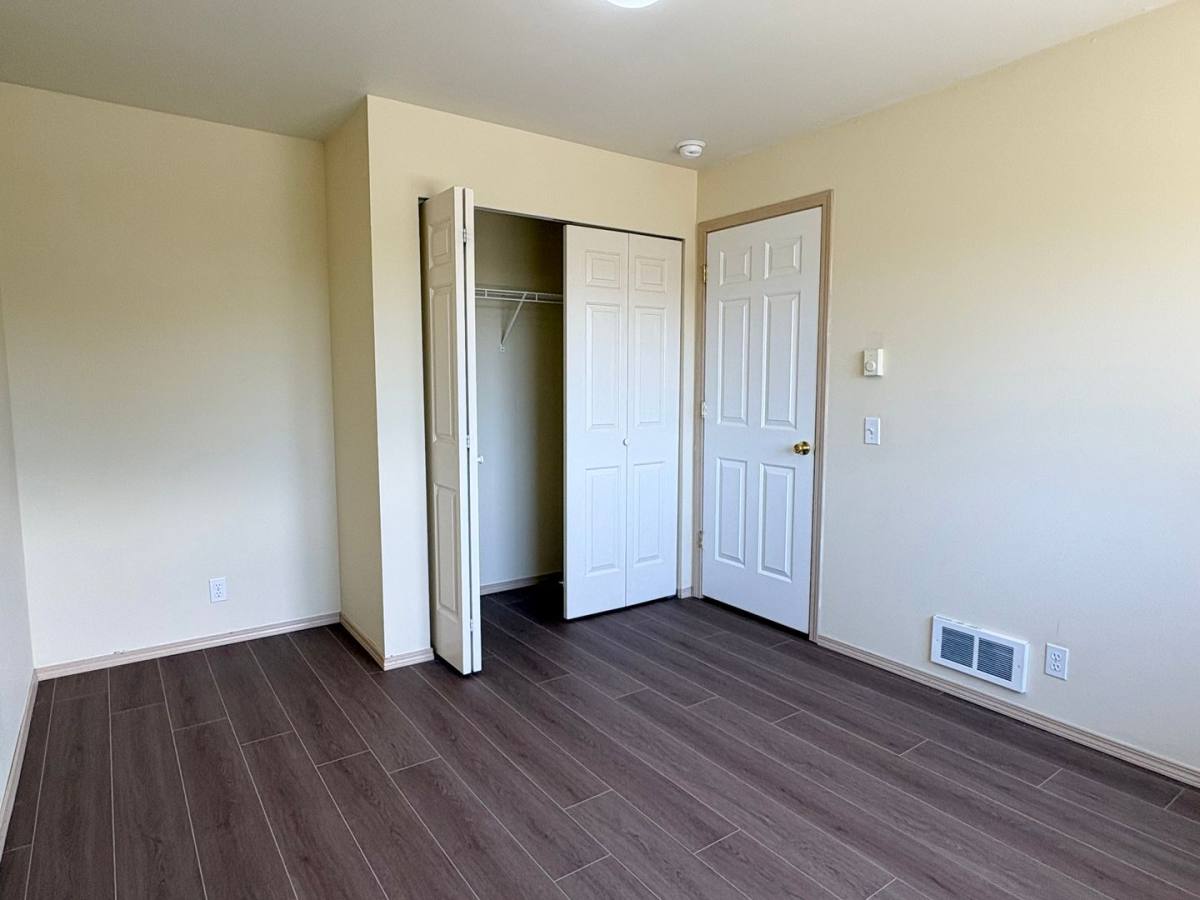 Apartment for rent at 928 N 97th St, Seattle, WA 98103