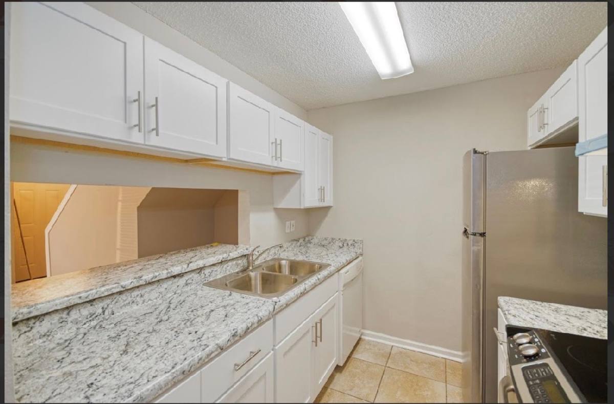 Townhouse for rent at 2912 Capital Park Circle, Tallahassee, FL 32301