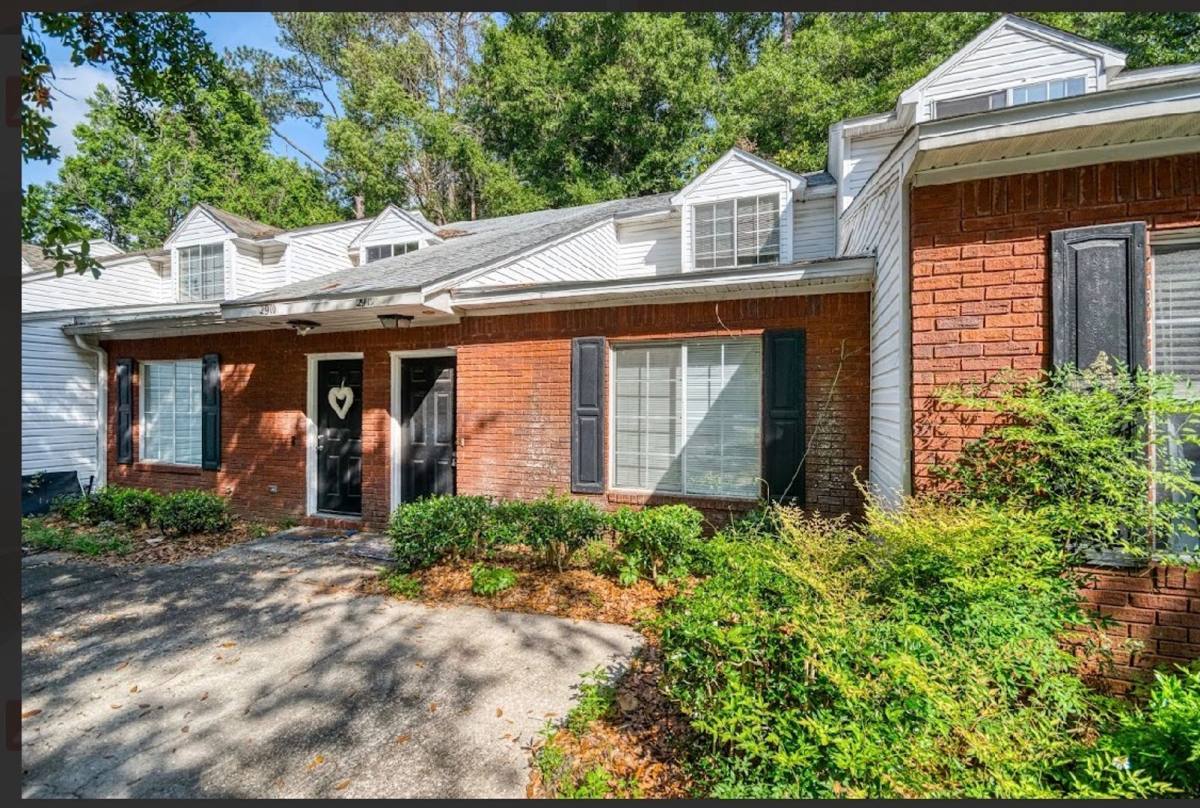 Townhouse for rent at 2912 Capital Park Circle, Tallahassee, FL 32301