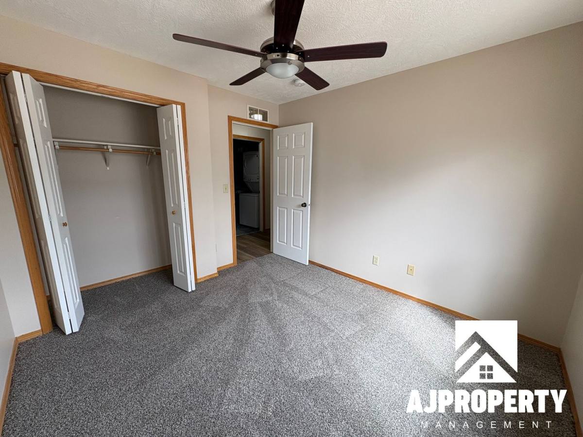 Apartment for rent at 925 S Newcomb Ave, Sioux Falls, SD 57106
