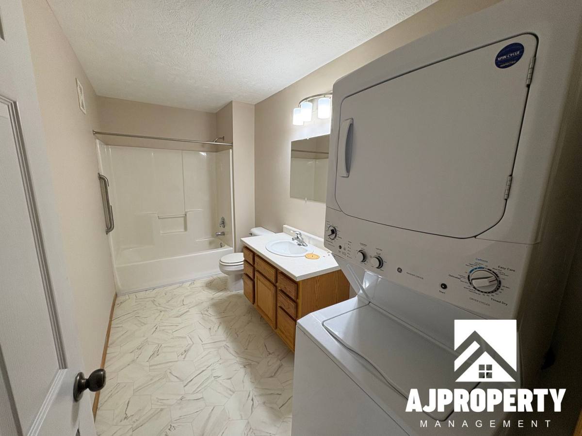 Apartment for rent at 925 S Newcomb Ave, Sioux Falls, SD 57106