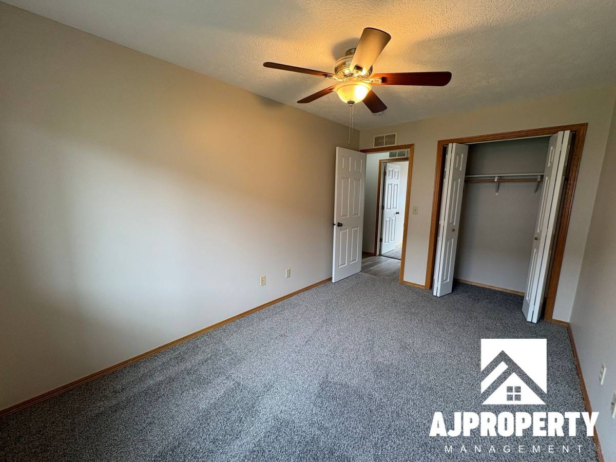 Apartment for rent at 925 S Newcomb Ave, Sioux Falls, SD 57106