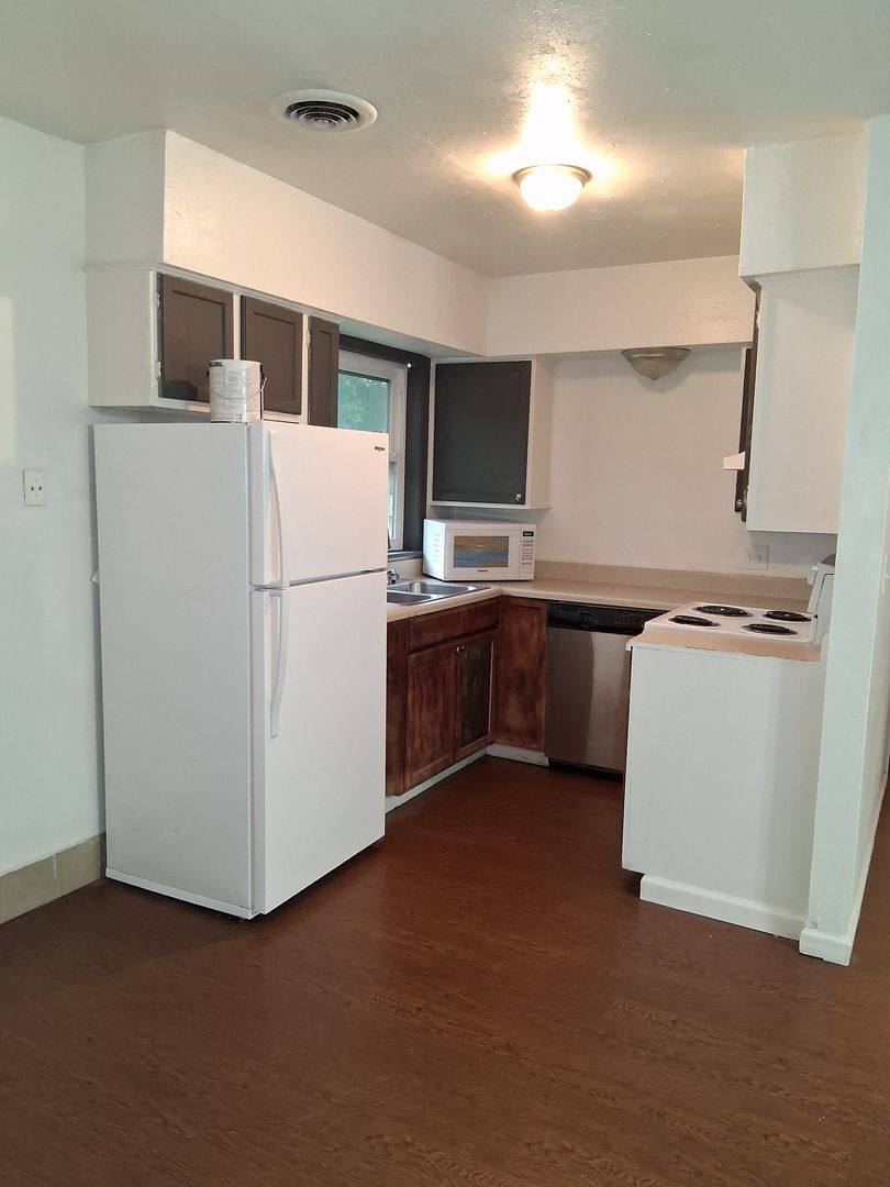 Townhouse for rent at 215-217 E Adobe St, Fayetteville, AR 72703