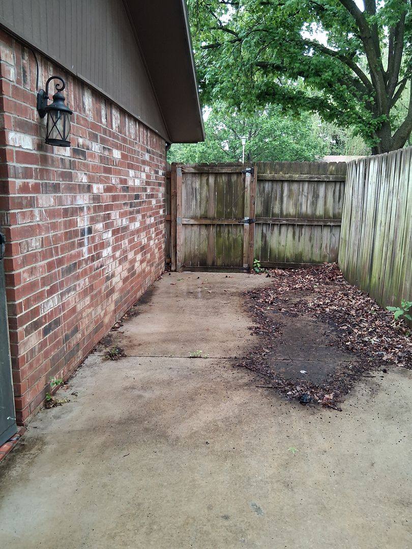 Townhouse for rent at 215-217 E Adobe St, Fayetteville, AR 72703