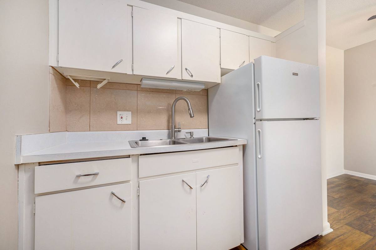Apartment for rent at 702 SW 15th St, Blue Springs, MO 64015