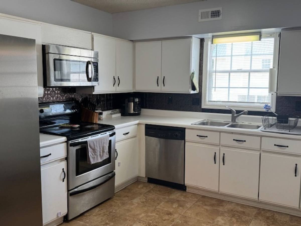 House for rent at 224 Hemlock Dr, Jacksonville, NC 28546