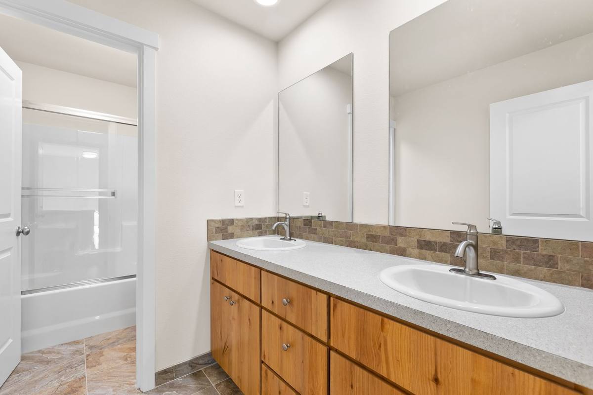 Townhouse for rent at 149 SW Deer St, Prineville, OR 97754