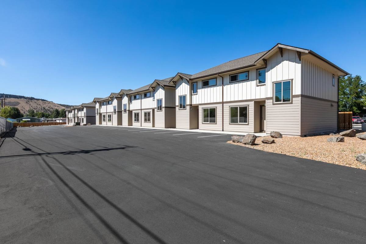 Townhouse for rent at 149 SW Deer St, Prineville, OR 97754