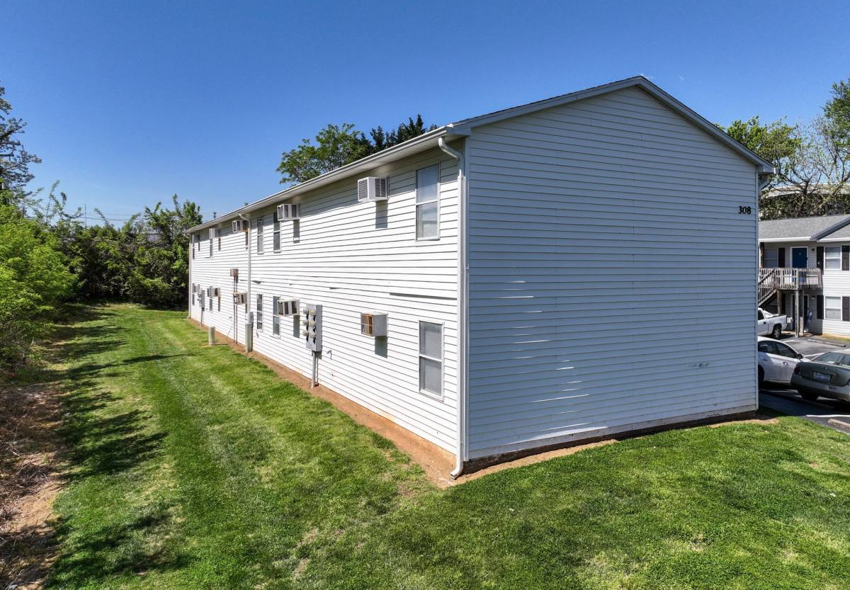 Apartment for rent at 310 Jefferson St, Kernersville, NC 27284