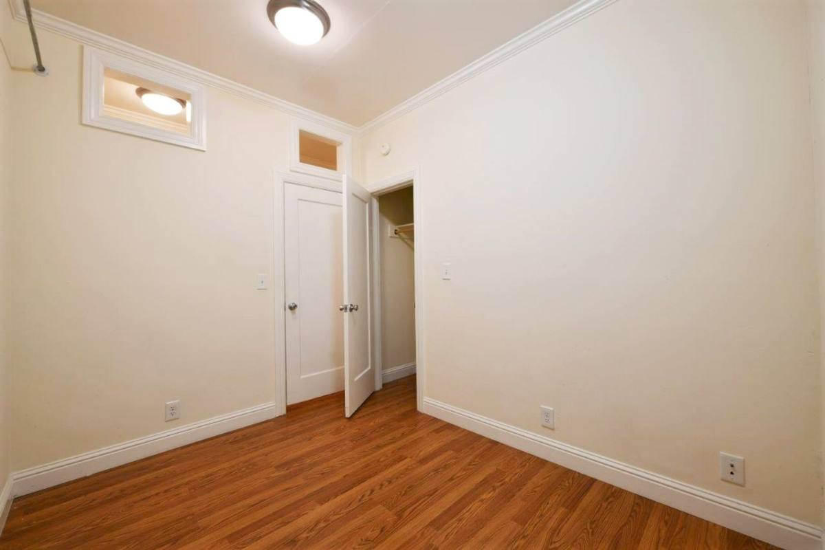Apartment for rent at 243 Athol Ave, Oakland, CA 94606
