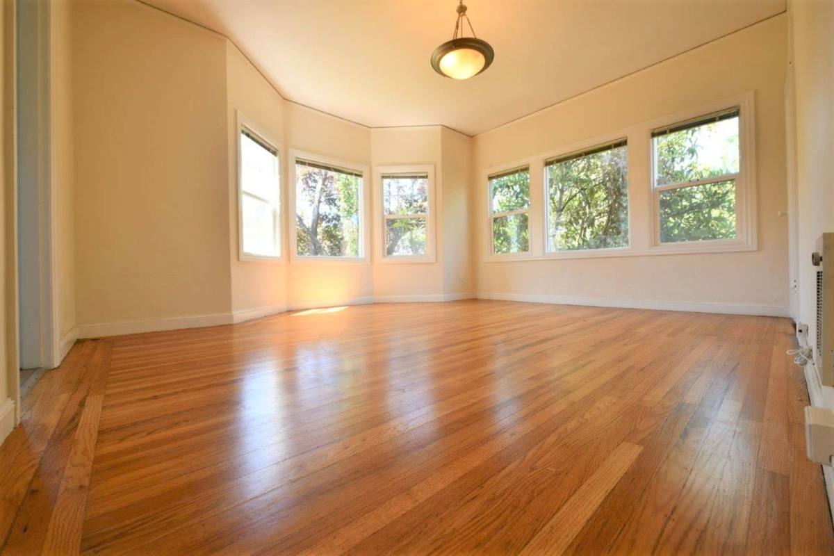 Apartment for rent at 243 Athol Ave, Oakland, CA 94606