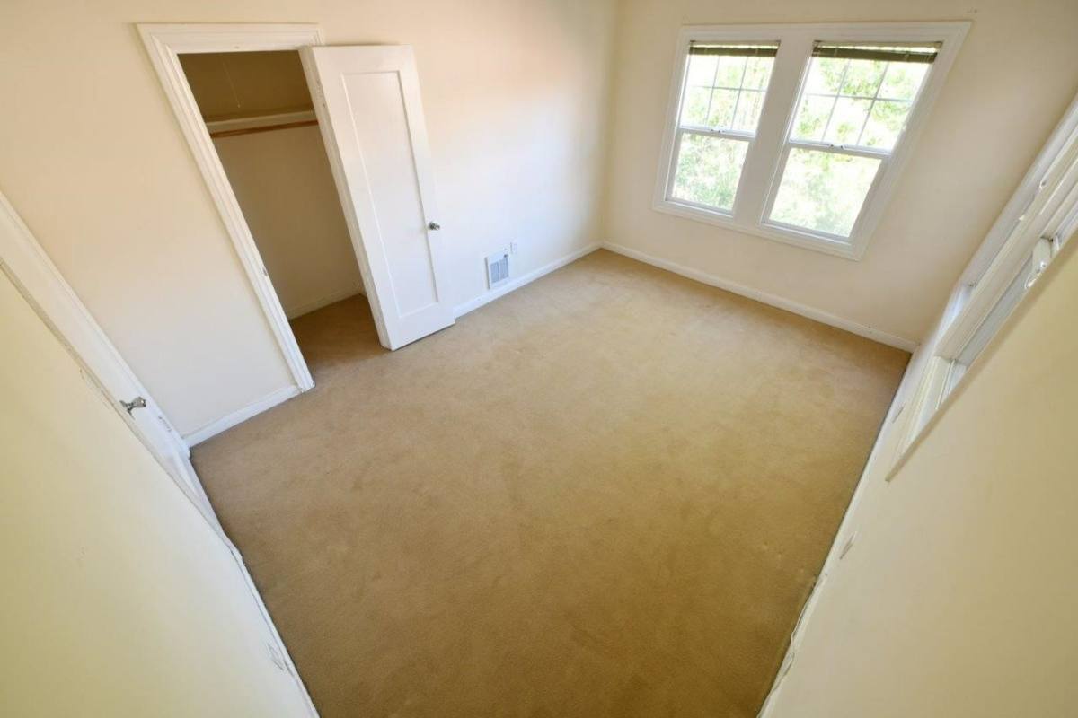 Apartment for rent at 243 Athol Ave, Oakland, CA 94606