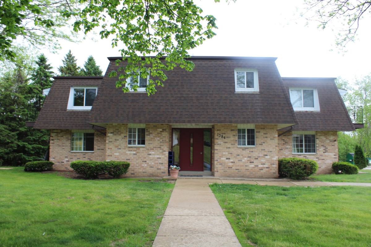 Apartment for rent at 1384 Meadowcreek Dr, Pewaukee, WI 53072