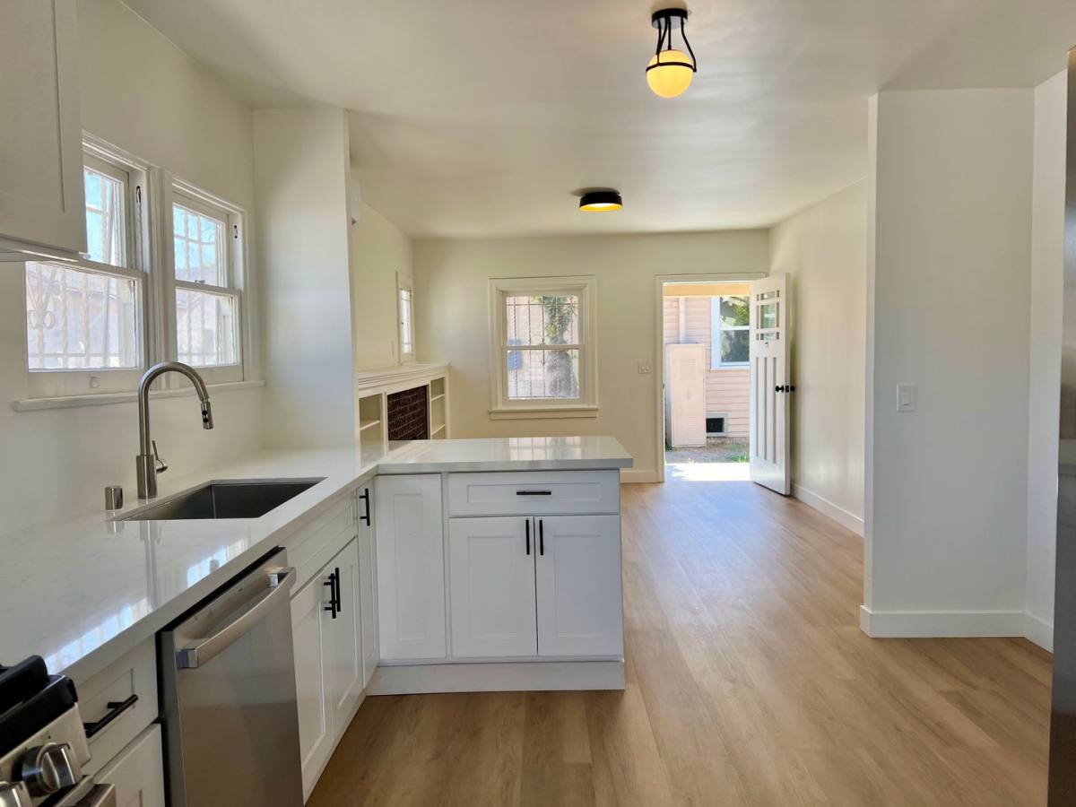 Apartment for rent at 3007 Dalton Ave, Los Angeles, CA 90018