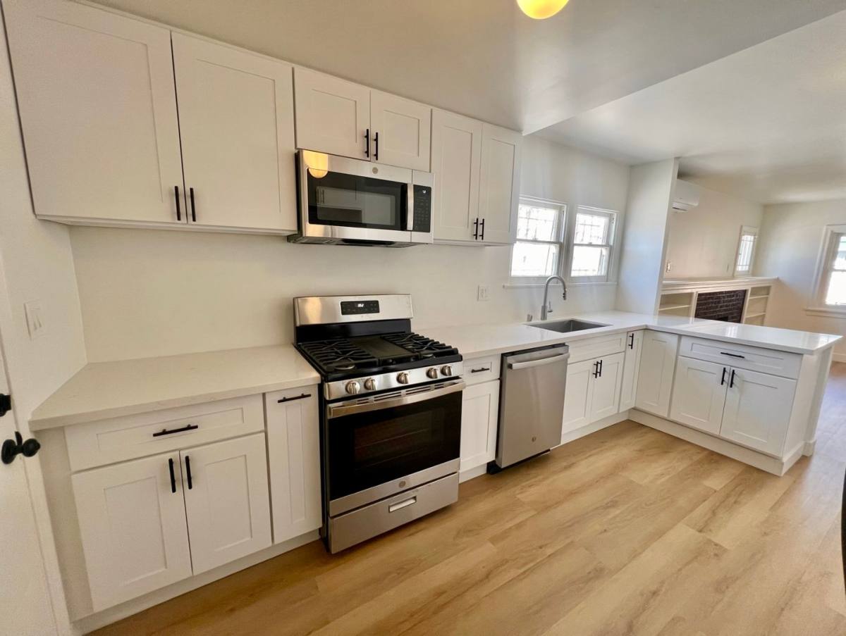 Apartment for rent at 3007 Dalton Ave, Los Angeles, CA 90018