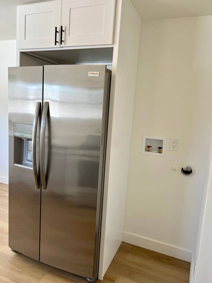 Apartment for rent at 3007 Dalton Ave, Los Angeles, CA 90018