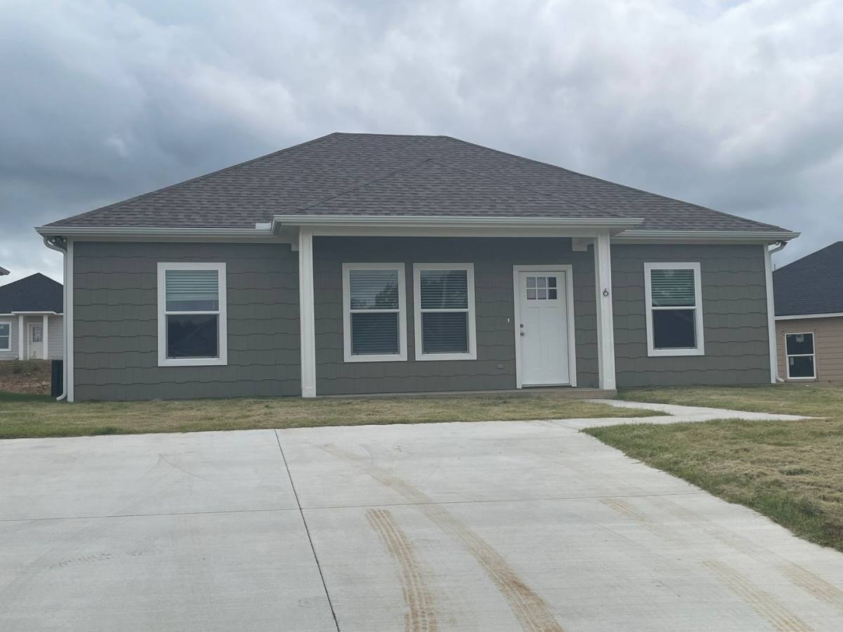 House for rent at 16 Middle St, Durant, OK 74701