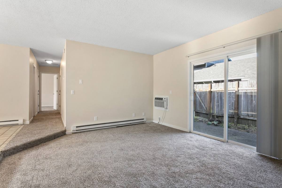 Apartment for rent at 16520 NE Glisan St, Portland, OR 97230