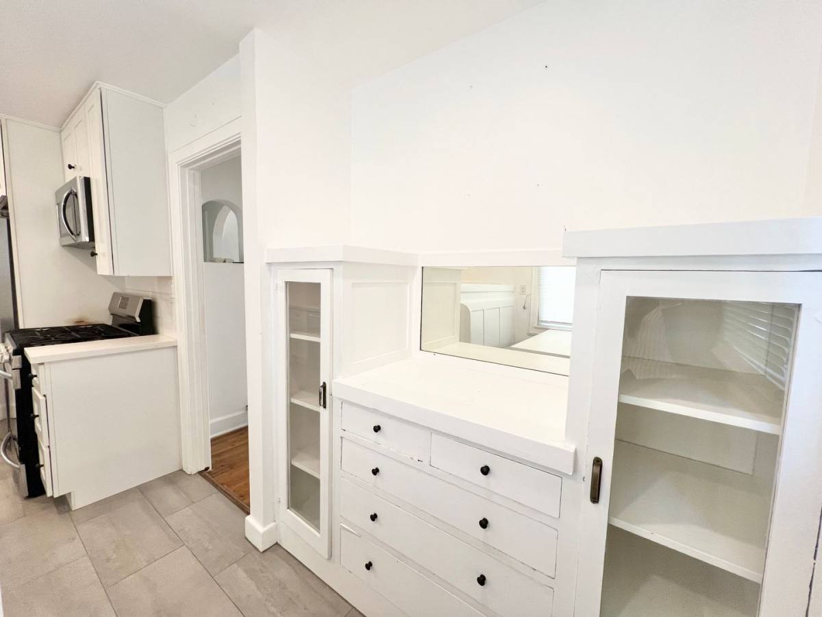 Apartment for rent at 45 65th Place, Long Beach, CA 90803
