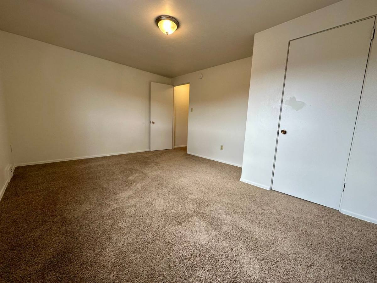 Townhouse for rent at 100 Savors Court, Cheswick, PA 15024