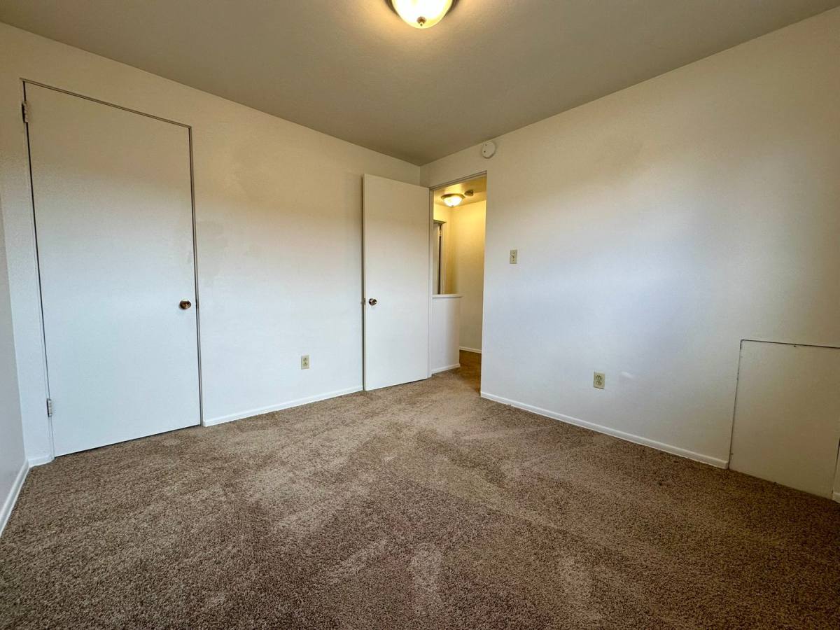Townhouse for rent at 100 Savors Court, Cheswick, PA 15024