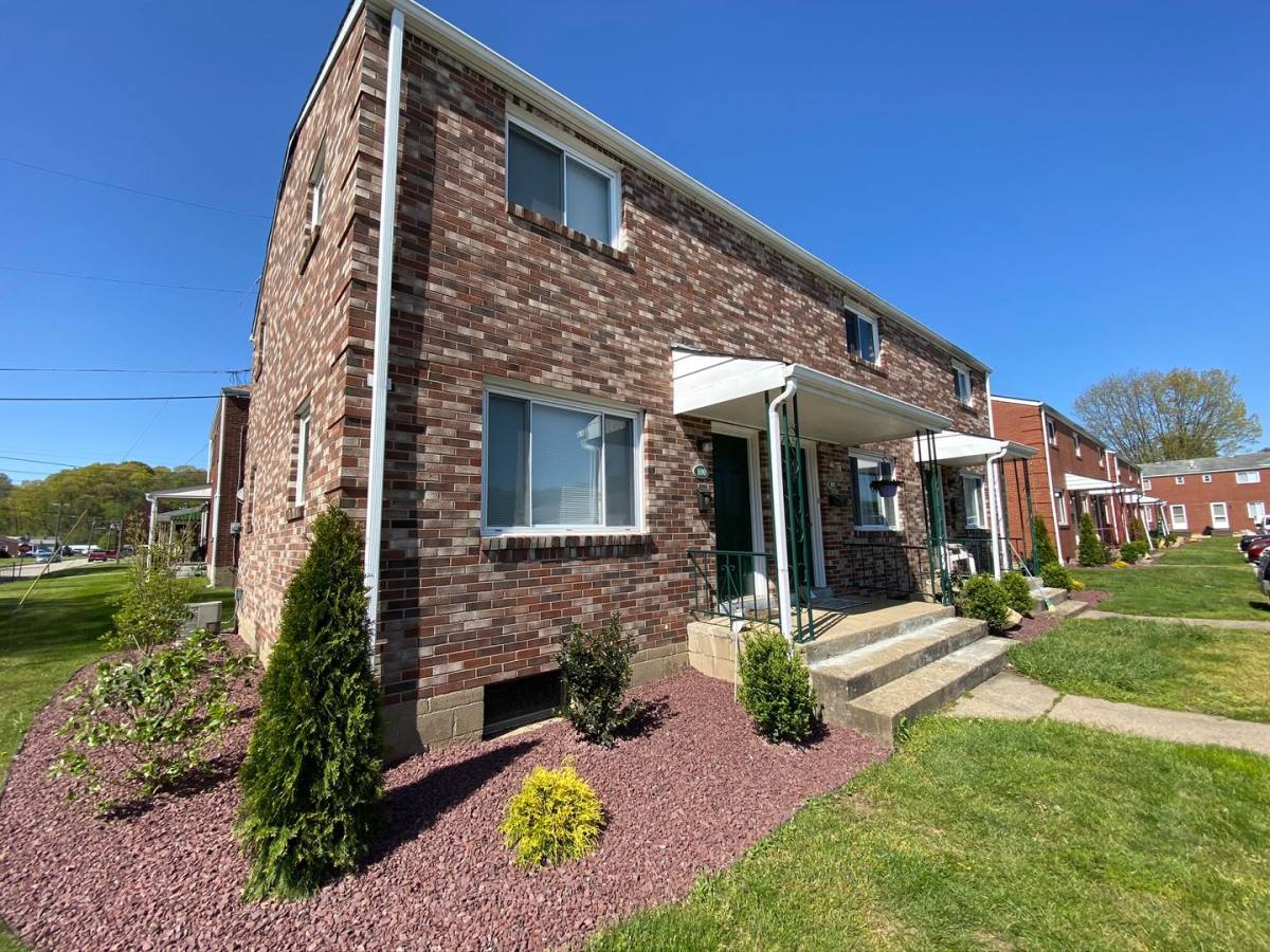 Townhouse for rent at 100 Savors Court, Cheswick, PA 15024