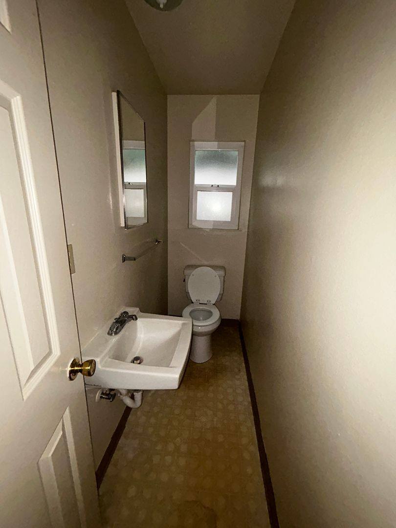 Apartment for rent at 333 Poplar St, Oakdale, CA 95361