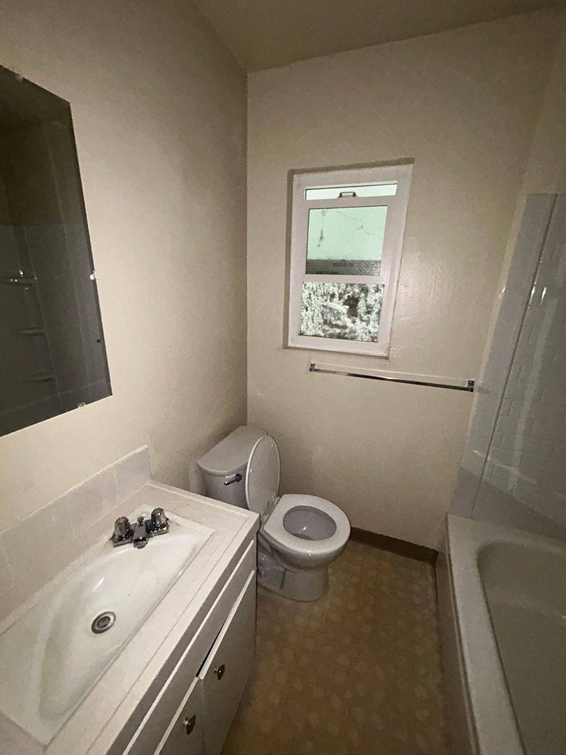 Apartment for rent at 333 Poplar St, Oakdale, CA 95361